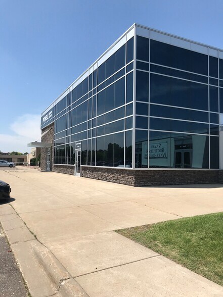 More Photos Of 7900 Excelsior Blvd, Hopkins Warehouse For Lease