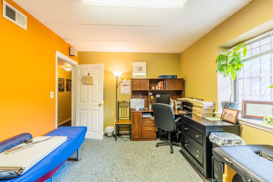 More Photos Of 12215 25th Rd, Flushing Specialty For Sale