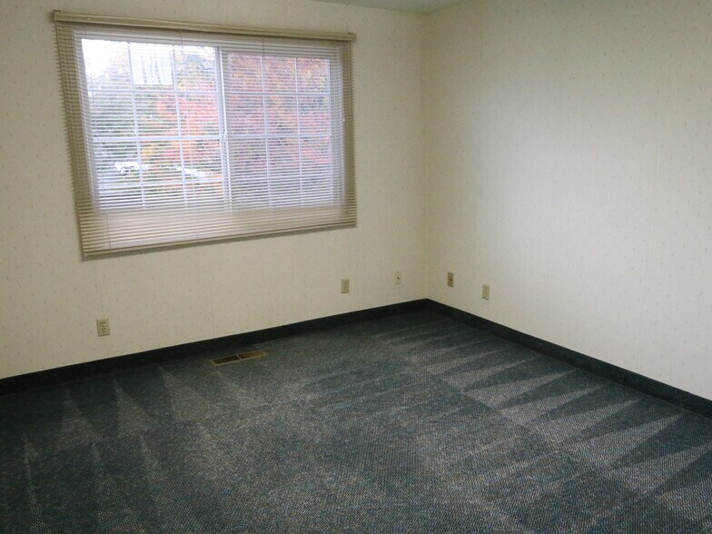 More Photos Of 3337 SE Hawthorne Blvd, Portland Office For Lease