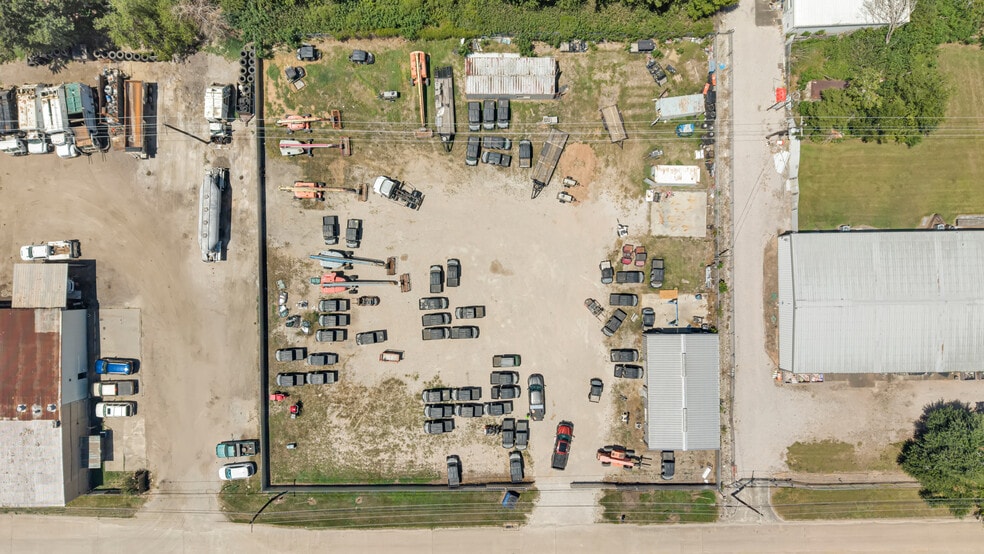 More Photos Of 201 N Walker St, Angleton Warehouse For Sale