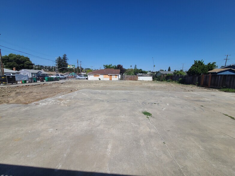More Photos Of 867 E Lewelling Blvd, Ashland Land For Sale
