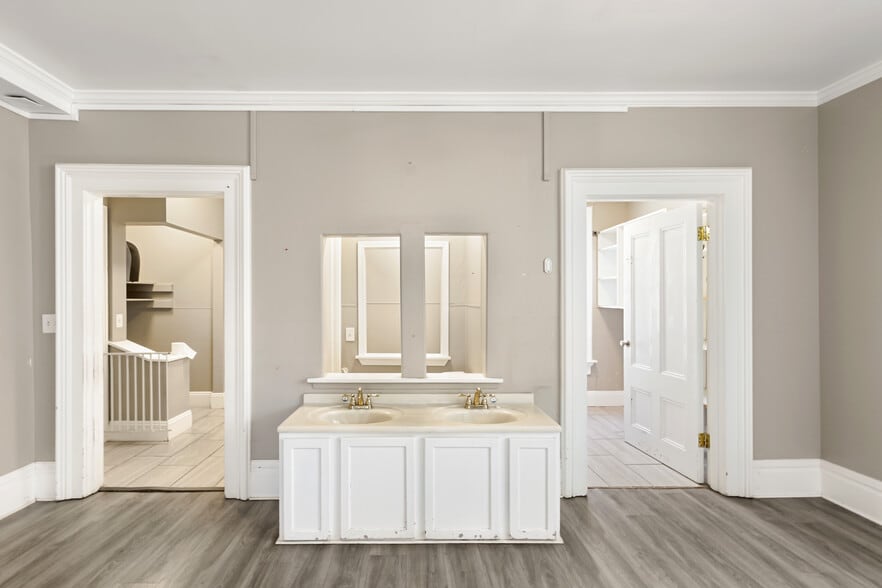 More Photos Of 1111-1123 D St, Sacramento Specialty For Sale