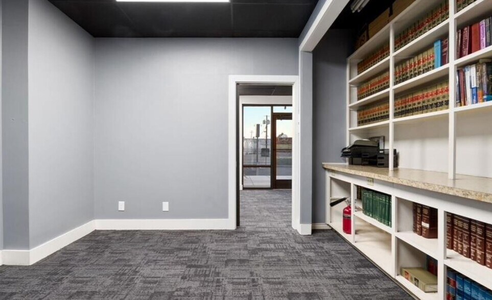 More Photos Of 6820 Walling Ln, Dallas General Retail For Sale