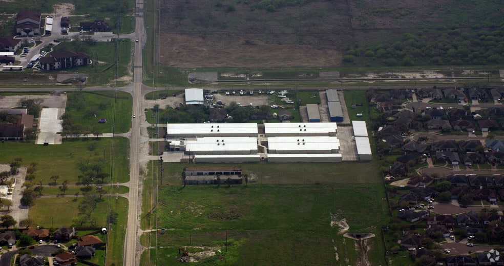 More Photos Of 3205 Rodd Field Rd, Corpus Christi Self Storage For Lease