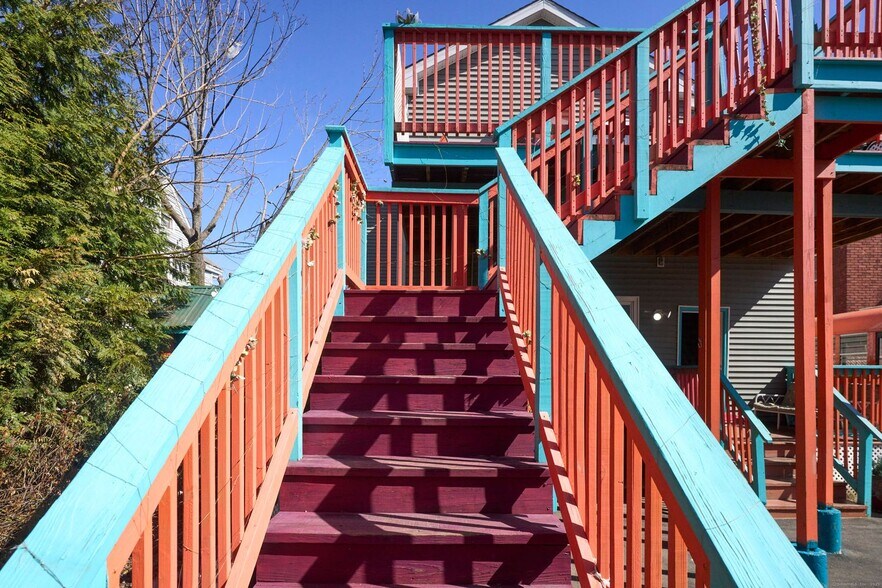 More Photos Of 39 Capen St, Hartford Multifamily For Sale
