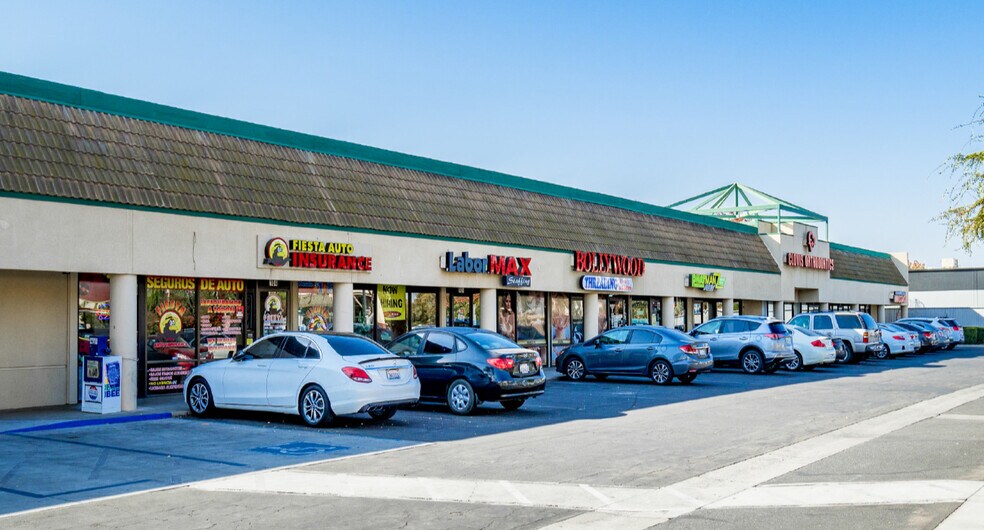 More Photos Of 240 W Shaw Ave, Clovis Storefront Retail Office For Sale