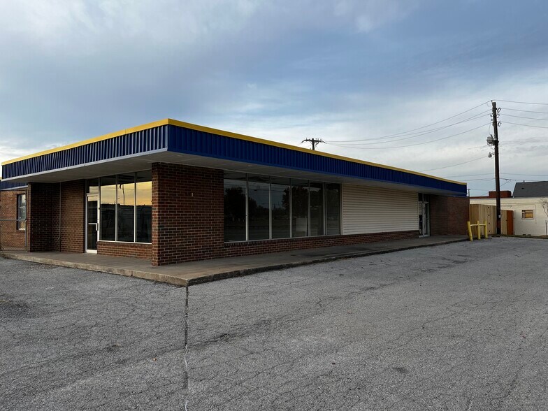 More Photos Of 1307 W 22nd Pl, Tulsa General Retail For Sale