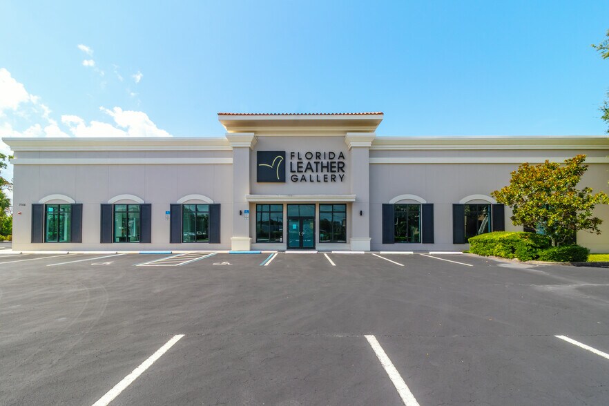 Primary Photo Of 7766 S Tamiami Trl, Sarasota Freestanding For Lease