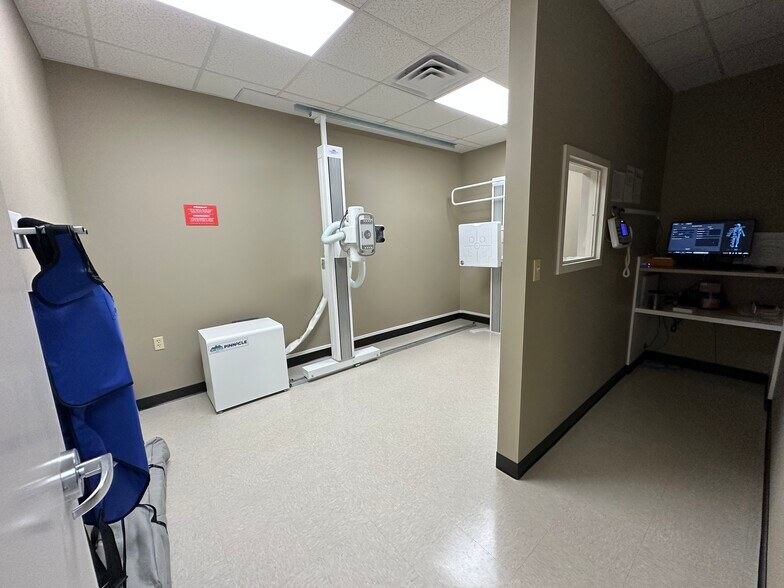 More Photos Of 1702 Ohio Ave N, Live Oak Medical For Sale