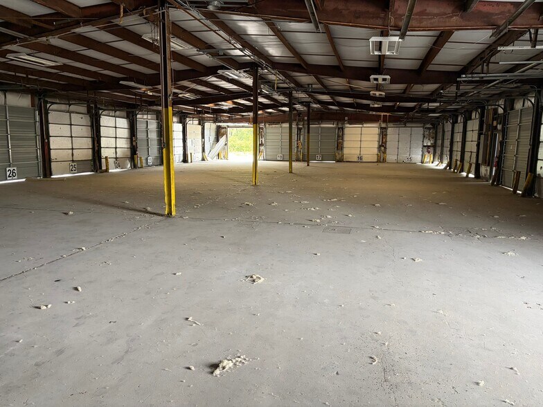 More Photos Of 603 Shepherd Dr, Lockland Truck Terminal For Lease