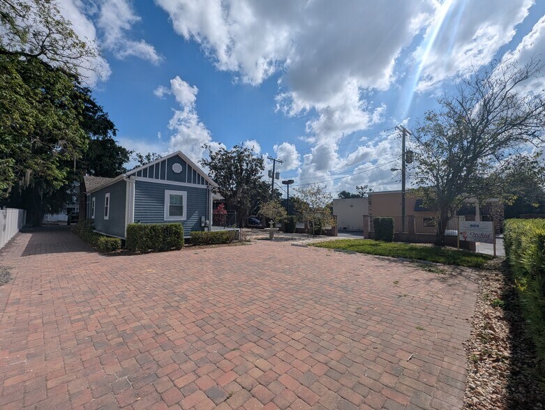 More Photos Of 209 E Badcock Blvd, Mulberry Office Residential For Lease