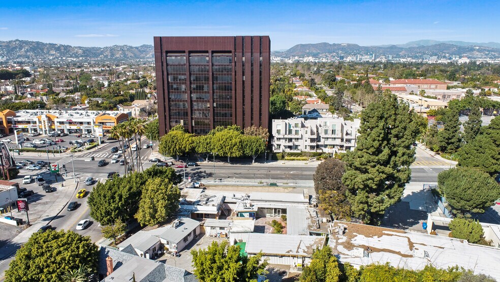More Photos Of 4950 Wilshire Blvd, Los Angeles Office For Sale
