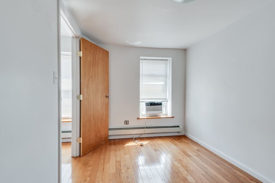 More Photos Of 489 Myrtle Ave, Brooklyn Storefront Retail Residential For Sale