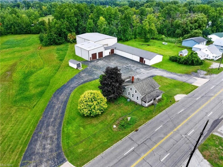More Photos Of 3045 W Prospect Rd, Ashtabula Flex For Sale