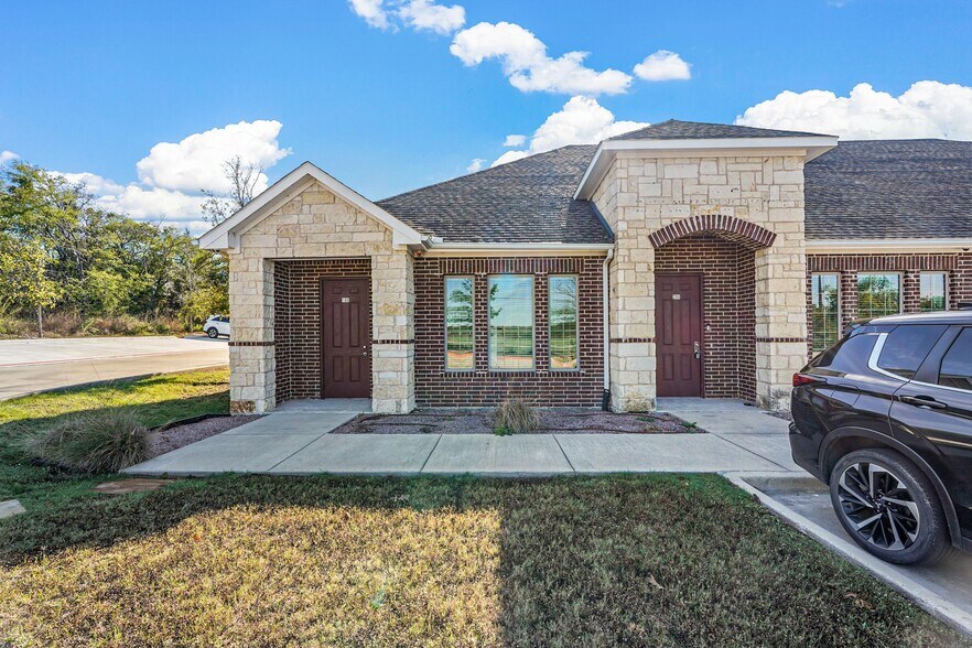 More Photos Of 8212 Liberty Grove Rd, Rowlett Medical For Sale