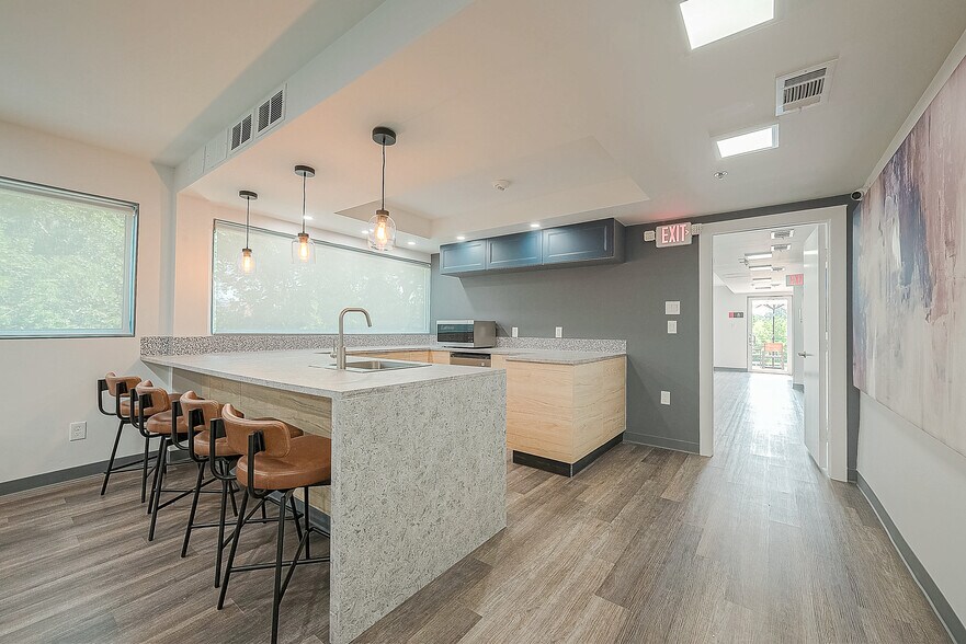 More Photos Of 32607 FM2978, Magnolia Office For Sale