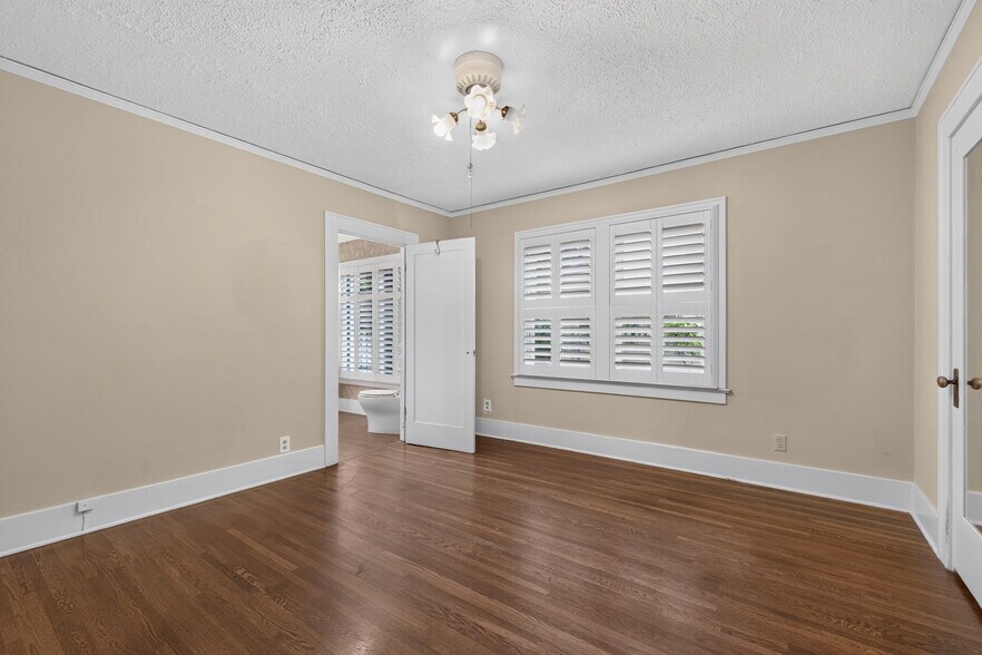 More Photos Of 119 S Adams St, Glendale Multifamily For Sale