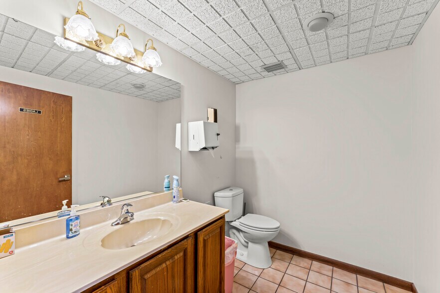 More Photos Of 20 Donati Rd, Pittsburgh Office For Sale