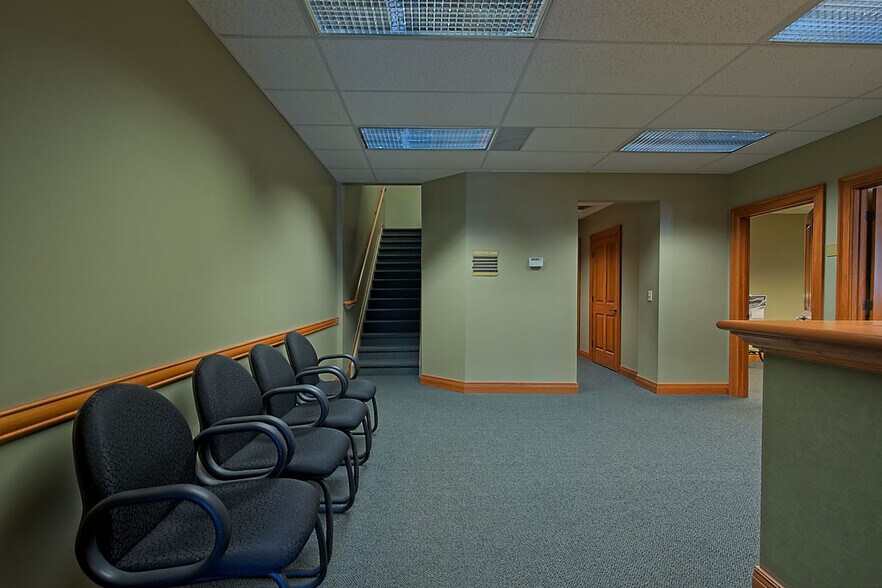 More Photos Of 10-24 Remick Blvd, Springboro Medical For Sale