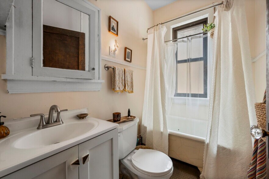 More Photos Of , Minneapolis Multifamily For Sale