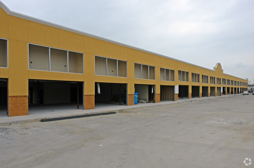 More Photos Of 11456 Harry Hines Blvd, Dallas Freestanding For Sale