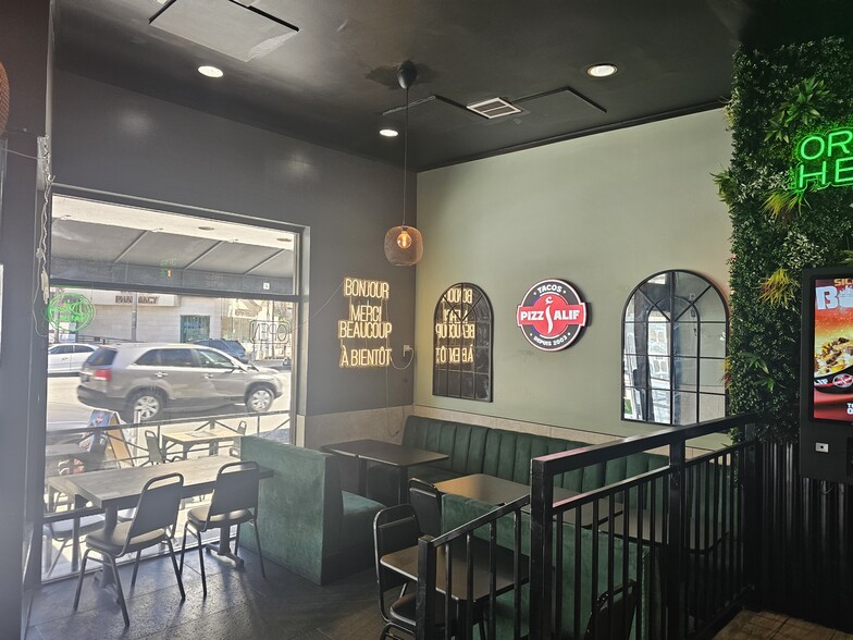 Primary Photo Of 233 S La Cienega Blvd, Beverly Hills Storefront For Lease