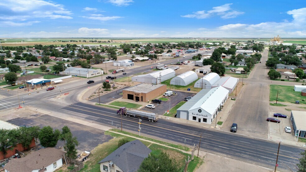 More Photos Of 1002 Main St, Friona Storefront For Sale