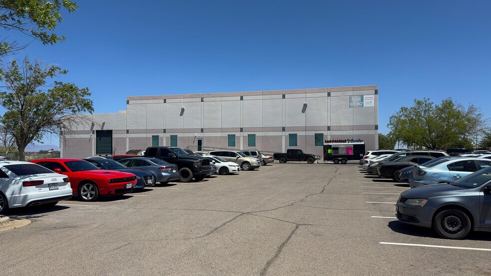 More Photos Of 10365 Railroad Dr, El Paso Warehouse For Sale