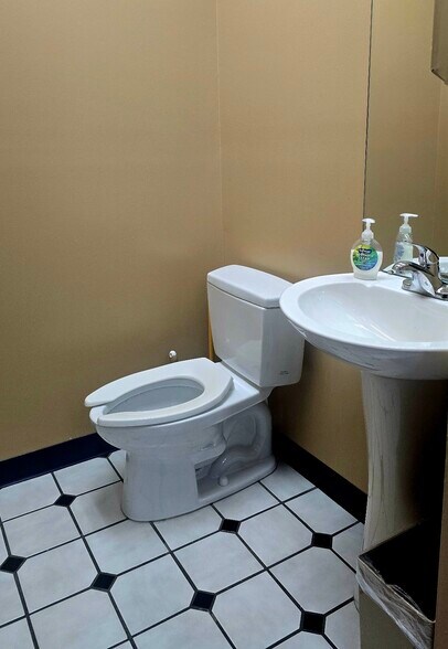 More Photos Of 100 W National Rd, Englewood Medical For Sale