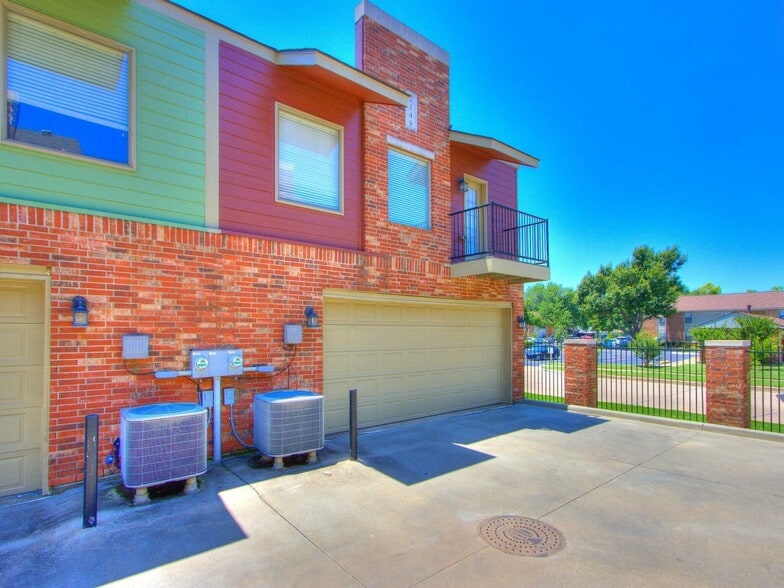 More Photos Of 1300 12th Ave SE, Norman Apartments For Lease