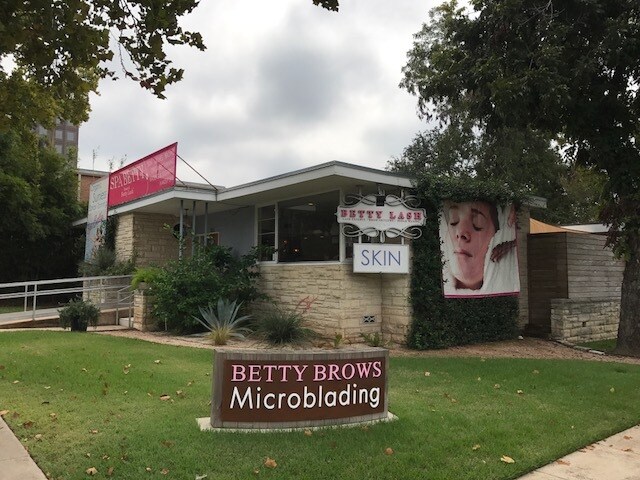 More Photos Of 515 W 15th St, Austin Freestanding For Lease