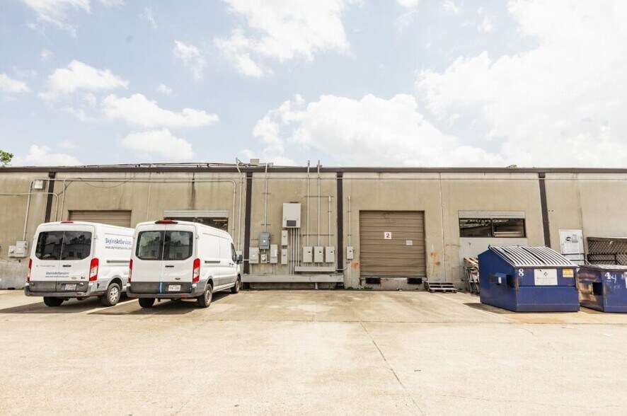 More Photos Of 6925 Portwest Dr, Houston Medical For Lease