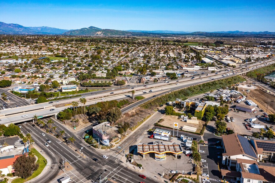 More Photos Of 5801 Valentine Rd, Ventura Freestanding For Lease