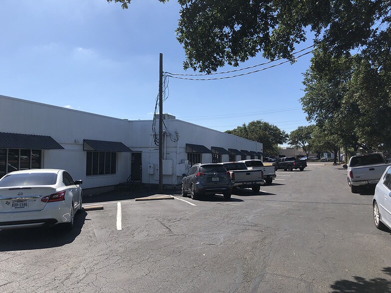More Photos Of 2404 Rutland Dr, Austin Office For Lease