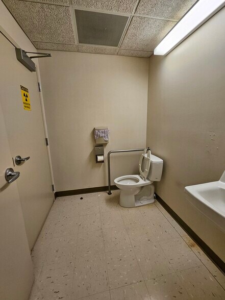 More Photos Of 1120 Professional Blvd, Evansville Office For Sale