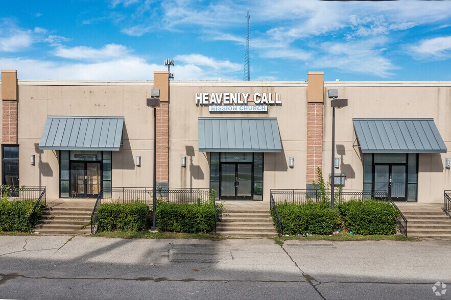 More Photos Of 2605 LBJ Fwy, Dallas Storefront For Sale