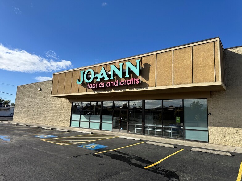 Primary Photo Of 481 N Wilbur Ave, Walla Walla General Retail For Lease