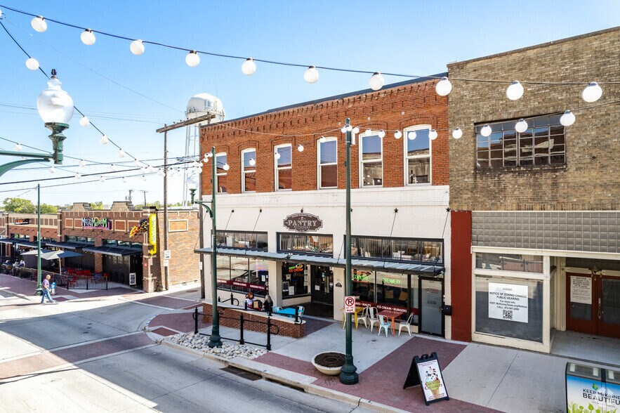 Primary Photo Of 214 E Louisiana St, McKinney Restaurant For Lease