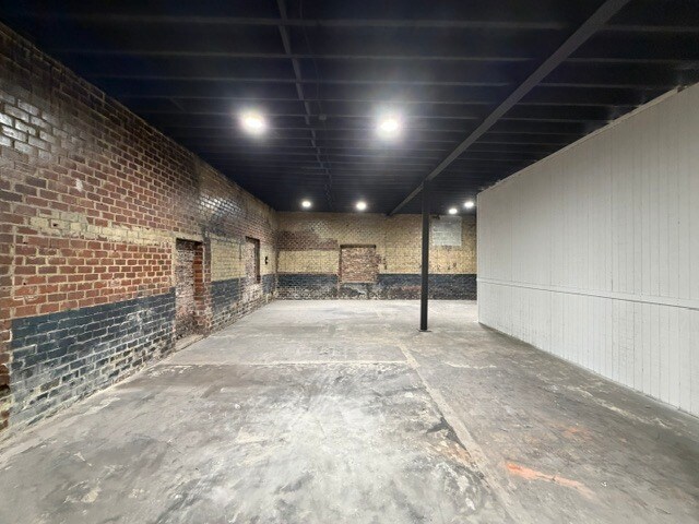 More Photos Of 753 Martin Luther King Jr Blvd, Macon-Bibb Light Distribution For Sale