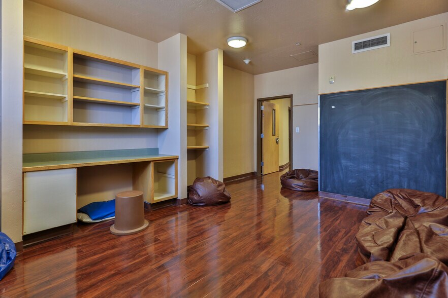 More Photos Of 1741 Sycamore Ave., Kingman Healthcare For Sale