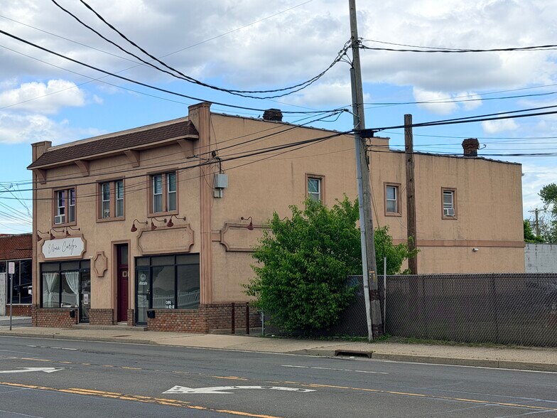 More Photos Of 51-53 W Montauk Hwy, Lindenhurst Storefront Retail Residential For Sale