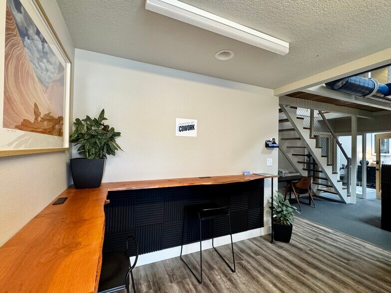 More Photos Of 2722 SE 25th Ave, Portland Office For Lease