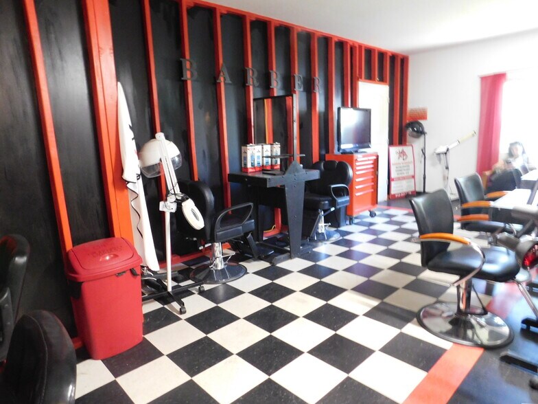 More Photos Of 455 W Springhill Dr, Terre Haute Flex For Sale