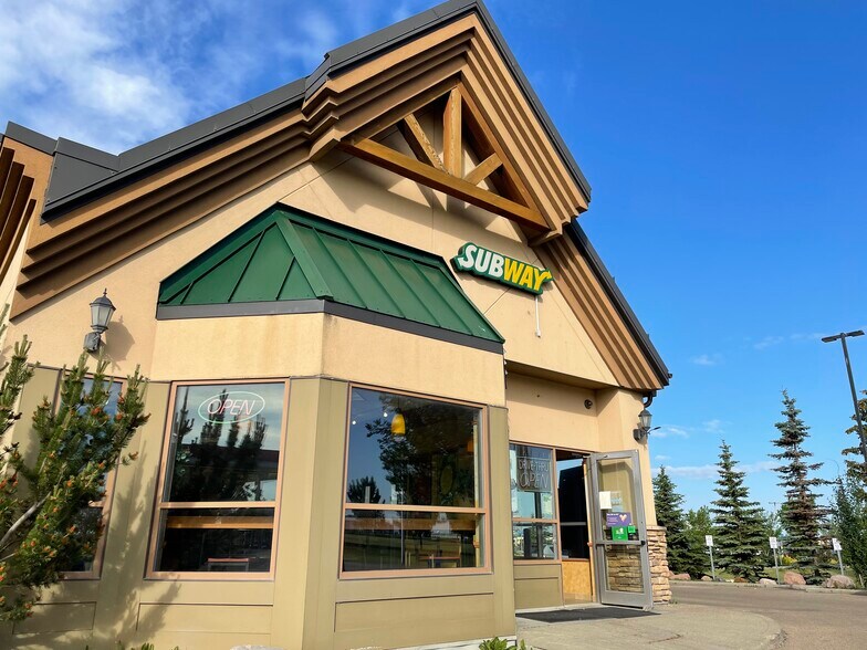 More Photos Of 411 Airport Rd E, Leduc County Storefront For Lease