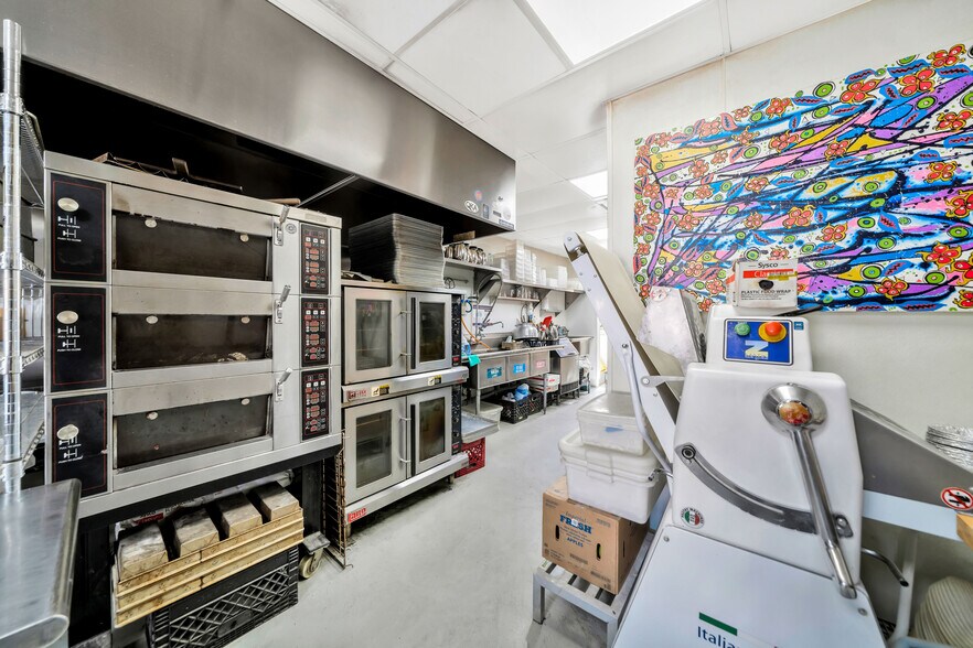 More Photos Of 73489 29 Palms Hwy, Twentynine Palms Restaurant For Sale