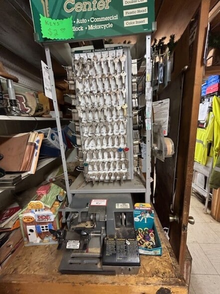 More Photos Of 1020 Laurel St, Whitewood General Retail For Sale