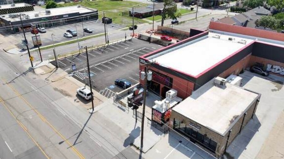 Primary Photo Of 3404 Ross Ave, Dallas Flex For Sale