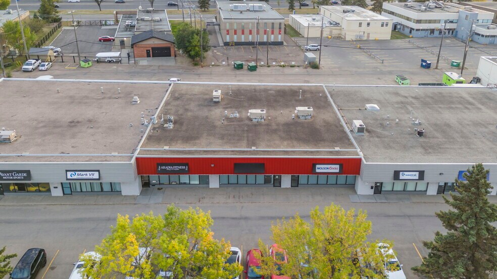 More Photos Of 20 Airport Rd NW, Edmonton Service For Lease
