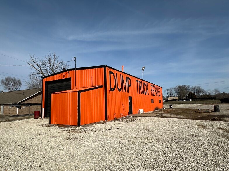 More Photos Of 2600 NE Hudson Rd, Rogers Industrial For Sale