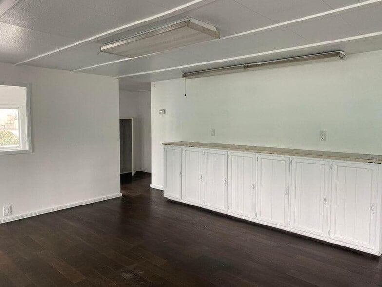 More Photos Of 950 Rogue River Hwy, Grants Pass Office For Sale